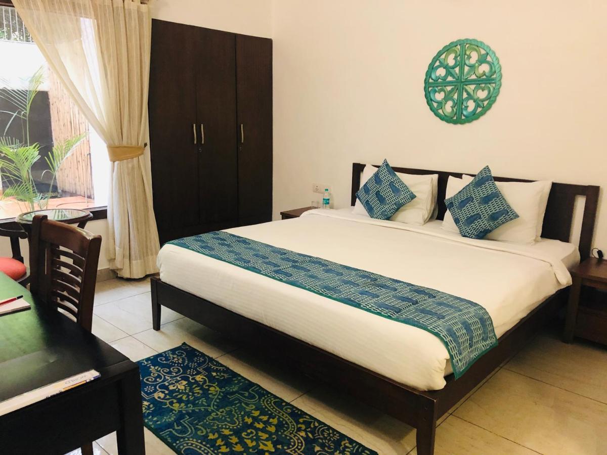 The Neem Bed & Breakfast Ню Делхи Екстериор снимка