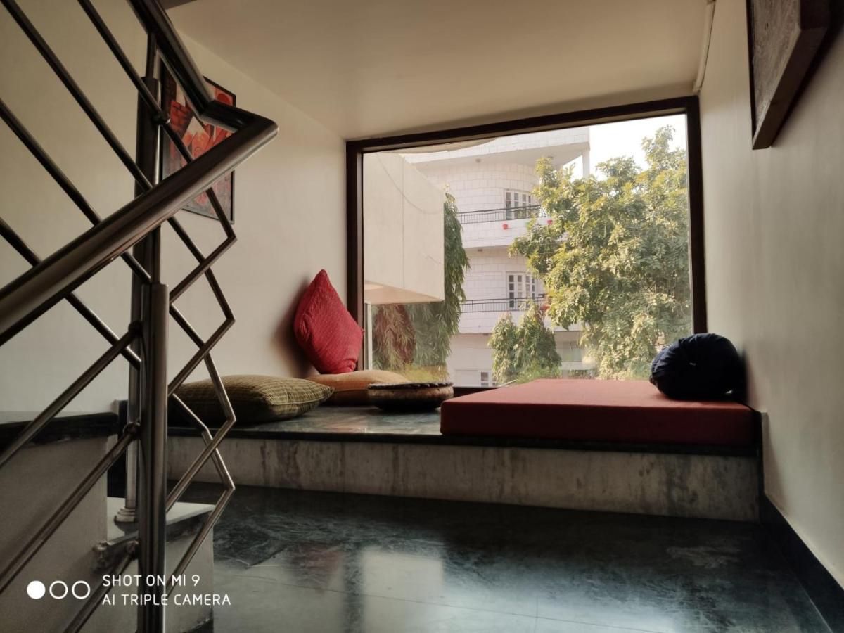 The Neem Bed & Breakfast Ню Делхи Екстериор снимка
