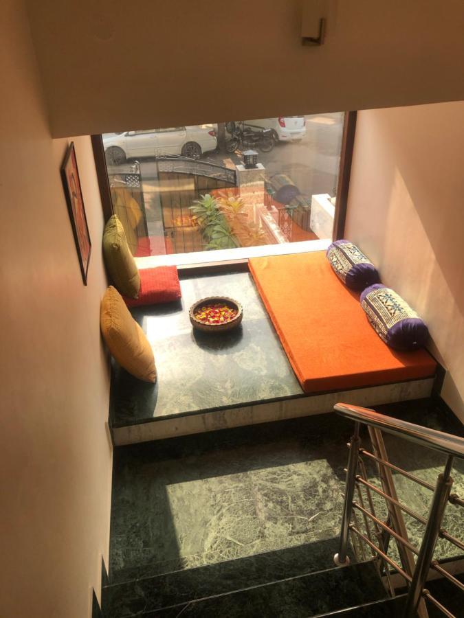 The Neem Bed & Breakfast Ню Делхи Екстериор снимка