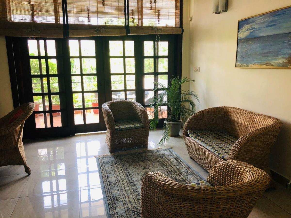 The Neem Bed & Breakfast Ню Делхи Екстериор снимка