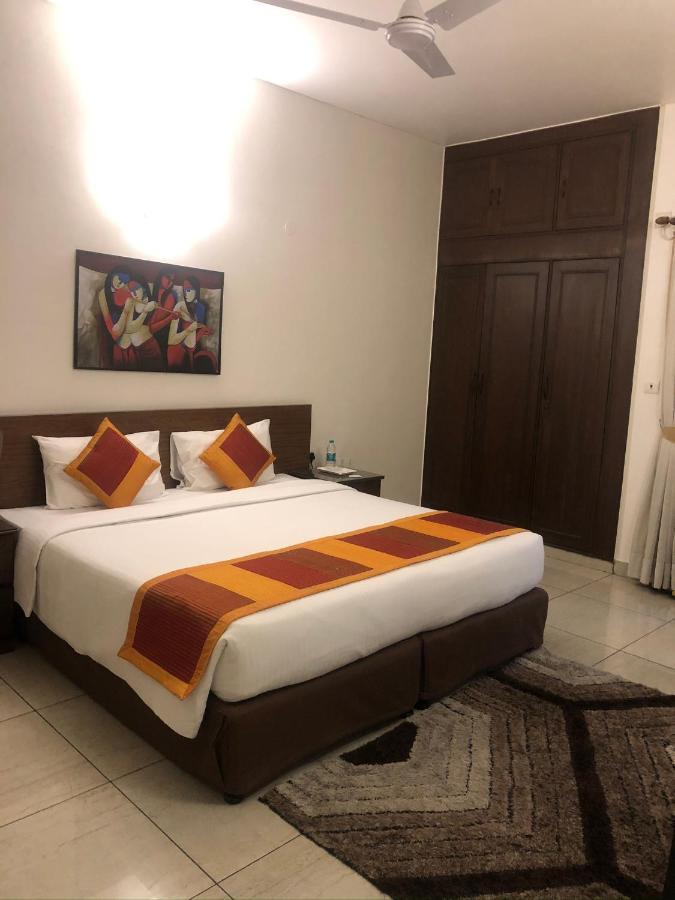 The Neem Bed & Breakfast Ню Делхи Екстериор снимка