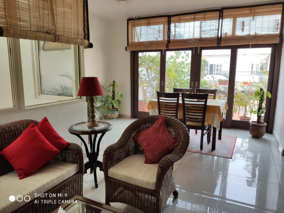 The Neem Bed & Breakfast Ню Делхи Екстериор снимка